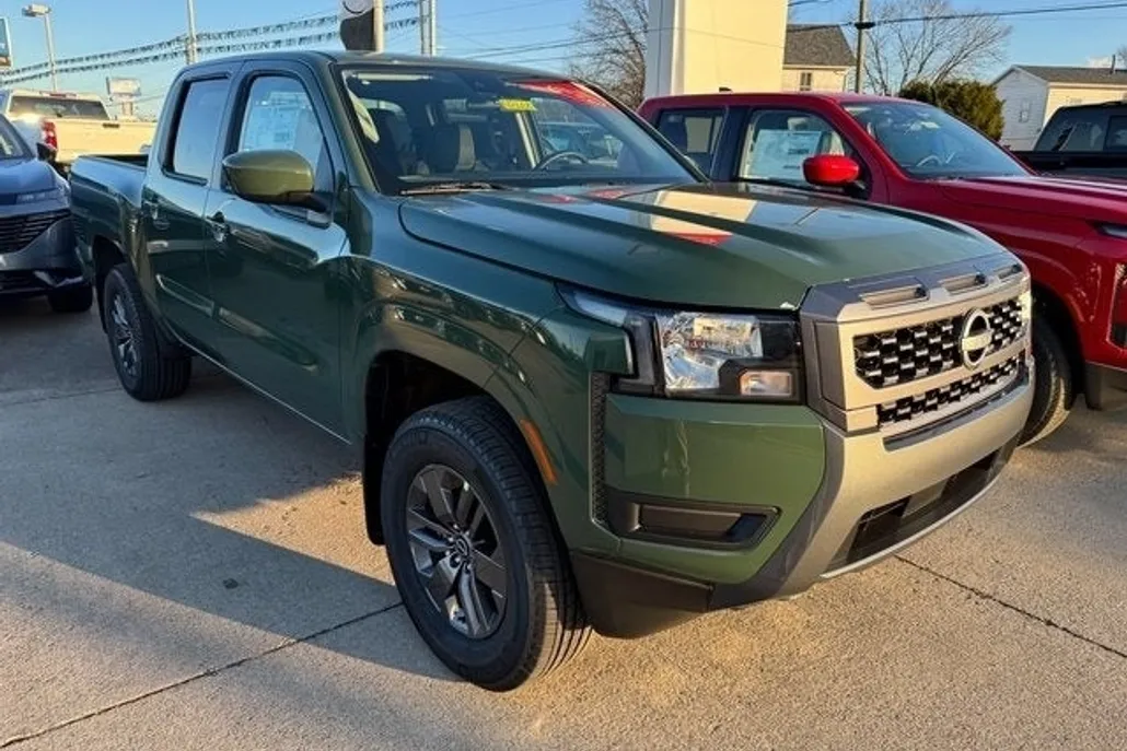 2025 Nissan Frontier SV photo 1