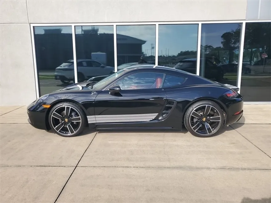 2025 Porsche Cayman photo 2