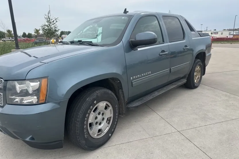 2009 Chevrolet Avalanche LT photo 1