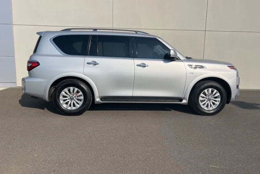 2022 Nissan Armada SV photo 1