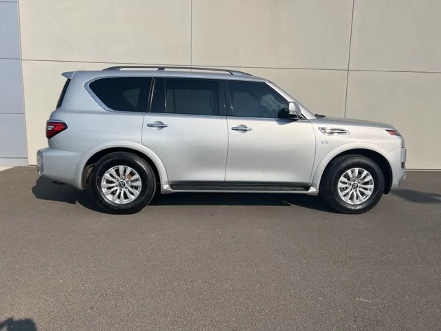 2022 Nissan Armada SV photo 1