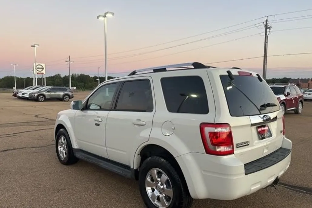 2011 Ford Escape Limited photo 1