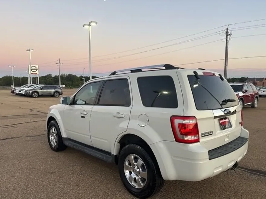2011 Ford Escape Limited photo 1