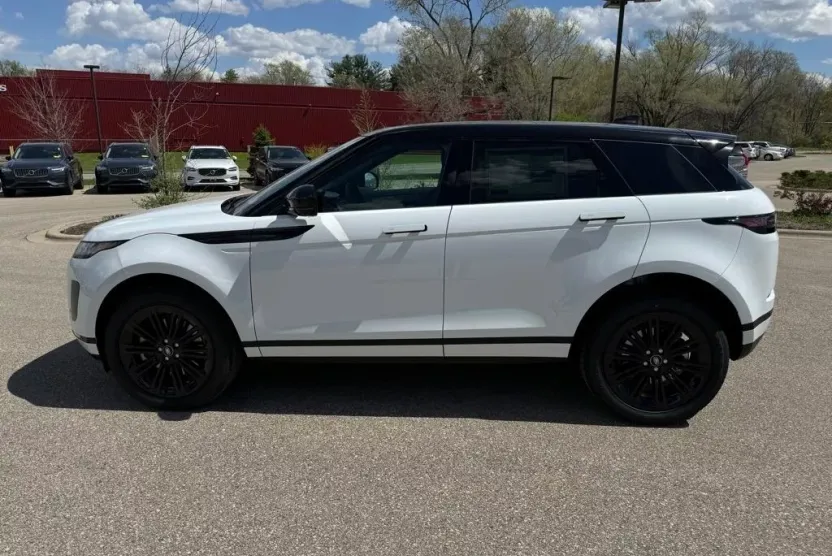 2024 Land Rover Range Rover Evoque S photo 1