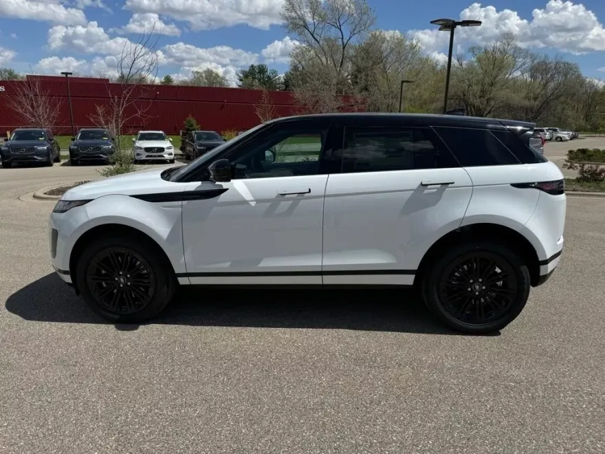 2024 Land Rover Range Rover Evoque S photo 1