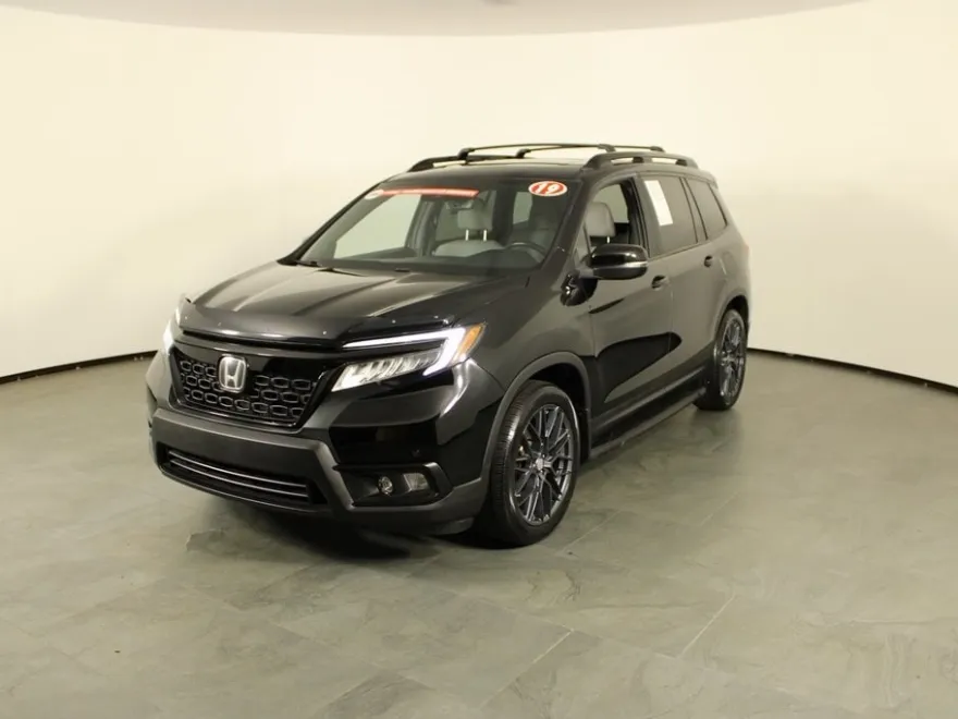 2019 Honda Passport Touring photo 1