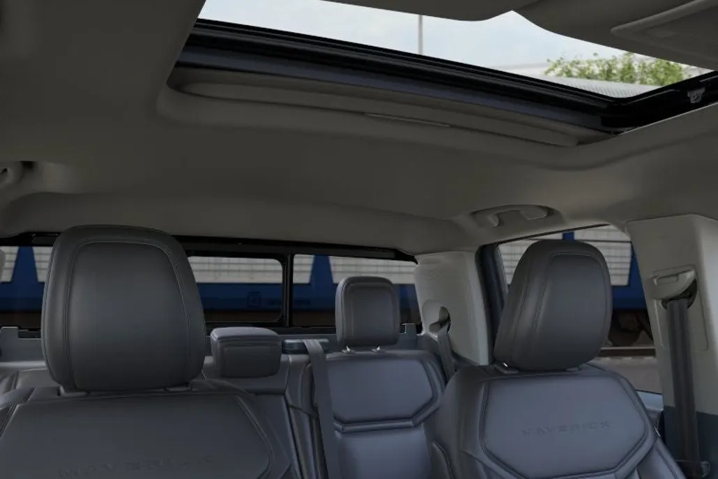 2025 Ford Maverick Lariat photo 1