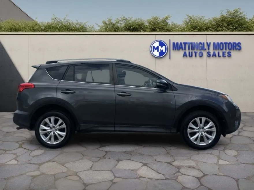 2015 Toyota RAV4 Limited photo 1