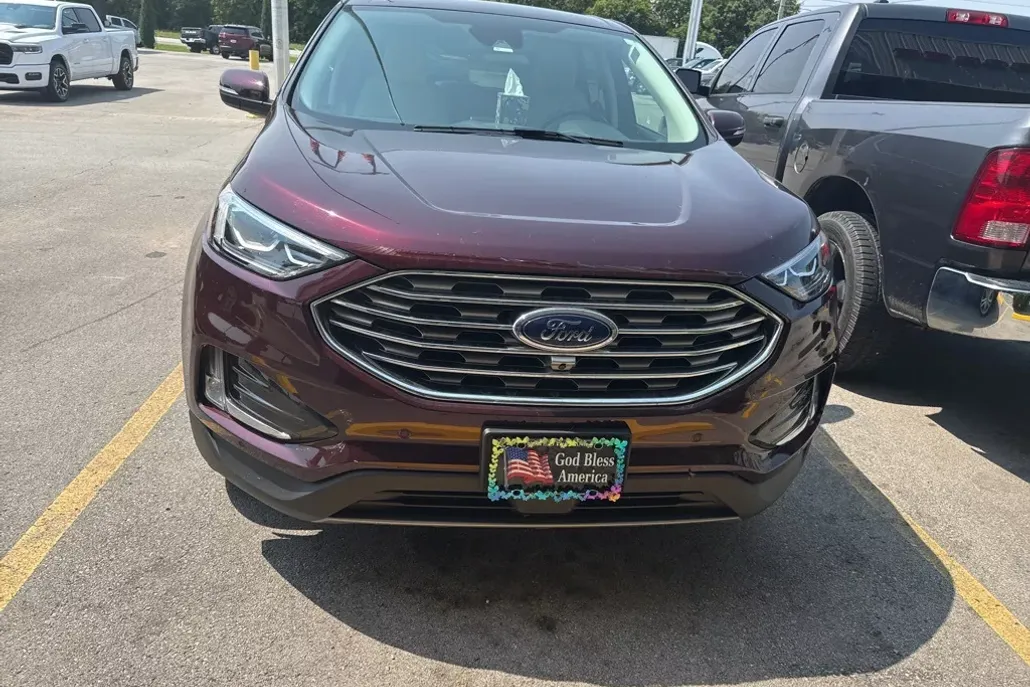2024 Ford Edge Titanium photo 1