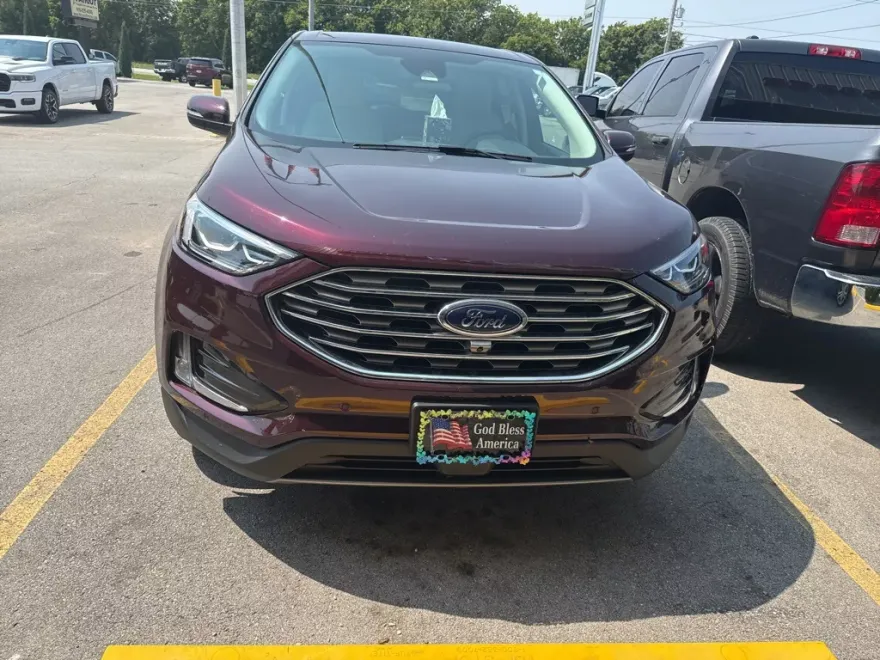 2024 Ford Edge Titanium photo 1