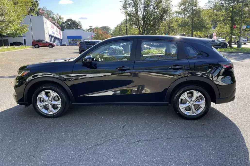 2023 Honda HR-V LX photo 1