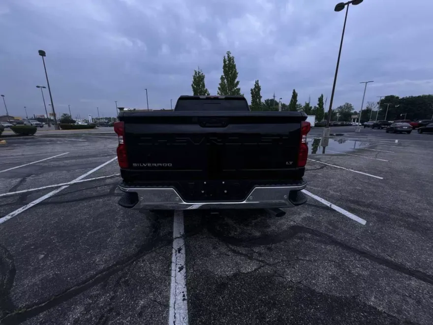 2025 Chevrolet Silverado 3500HD LT photo 1