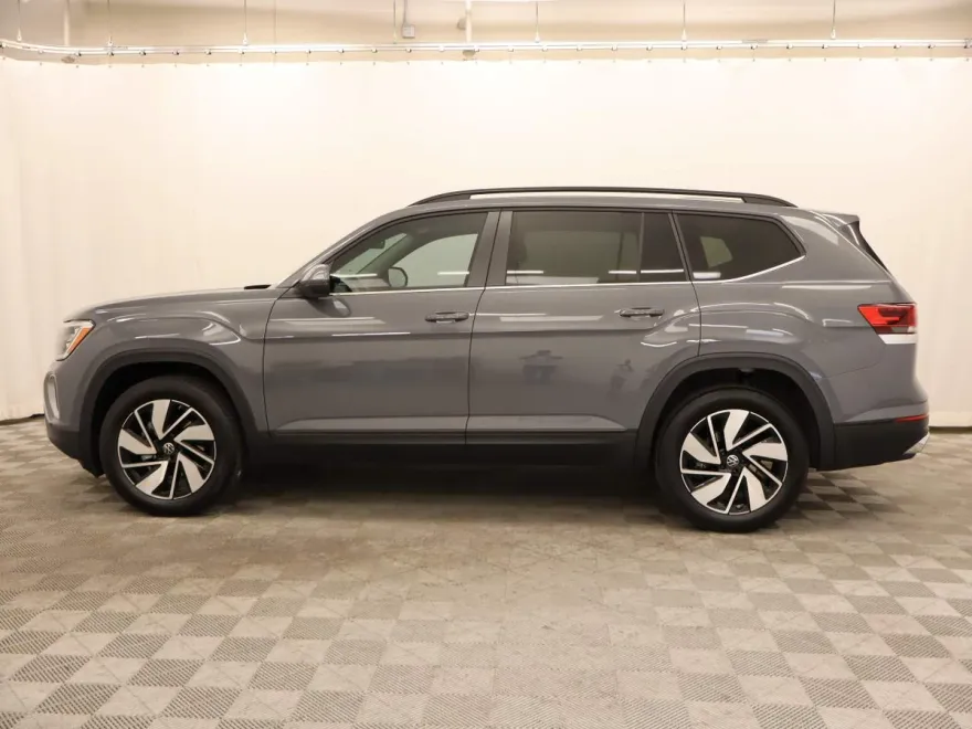2026 Volkswagen Atlas SE Technology photo 1