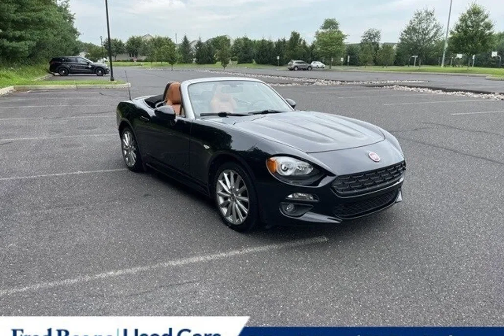 2018 Fiat 124 Spider Lusso photo 1