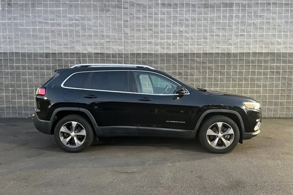 2019 Jeep Cherokee Limited photo 1