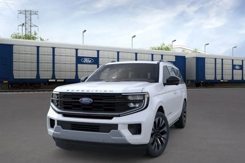 2025 Ford Expedition Platinum photo 1