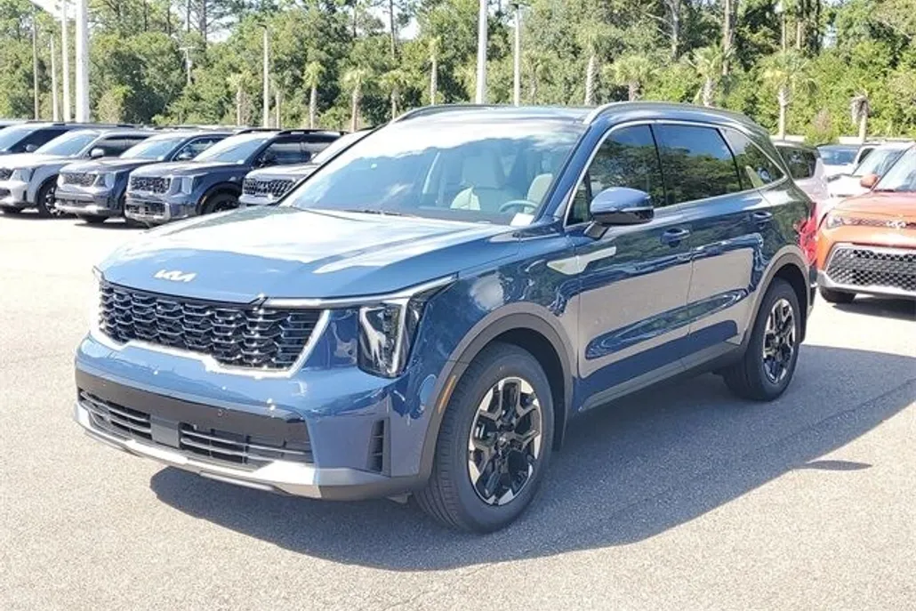 2026 Kia Sorento S photo 1