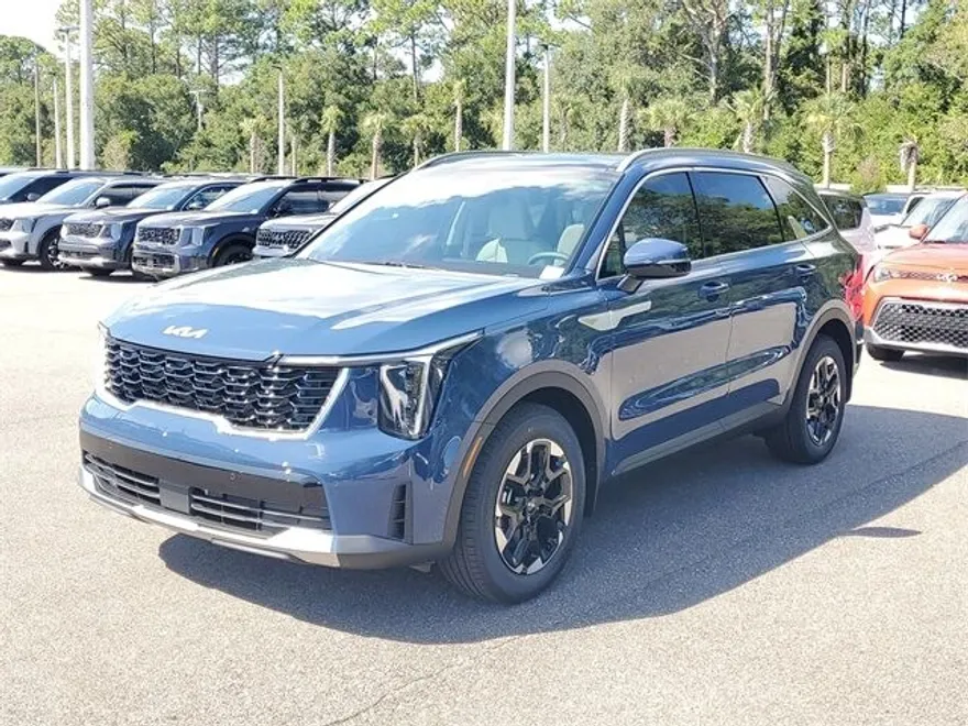 2026 Kia Sorento S photo 1