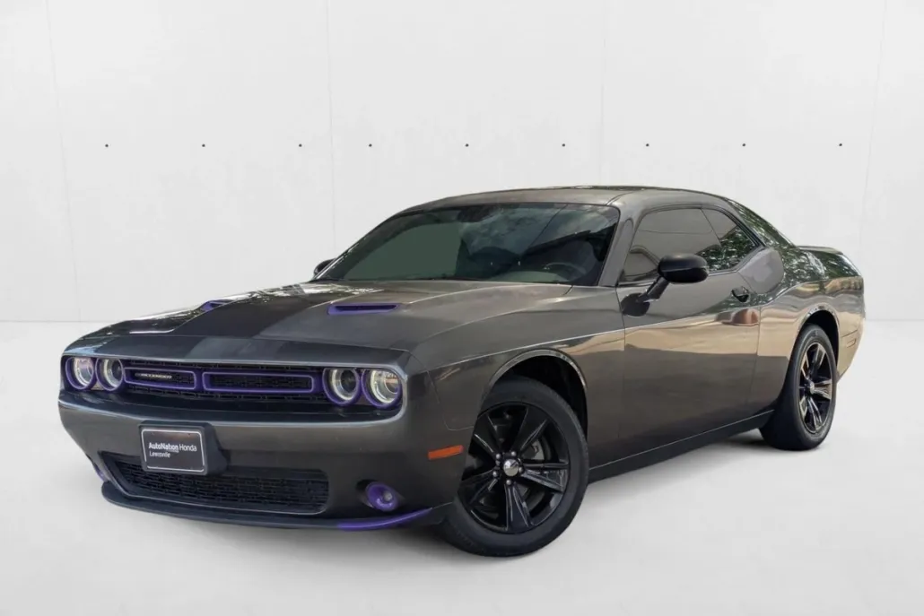 2021 Dodge Challenger SXT photo 1