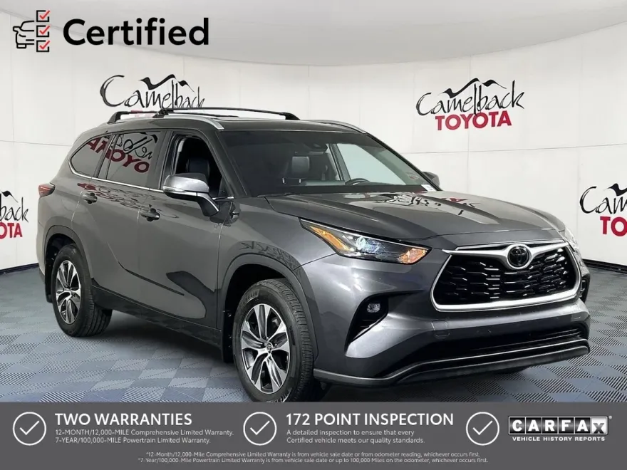 2024 Toyota Highlander LE photo 1