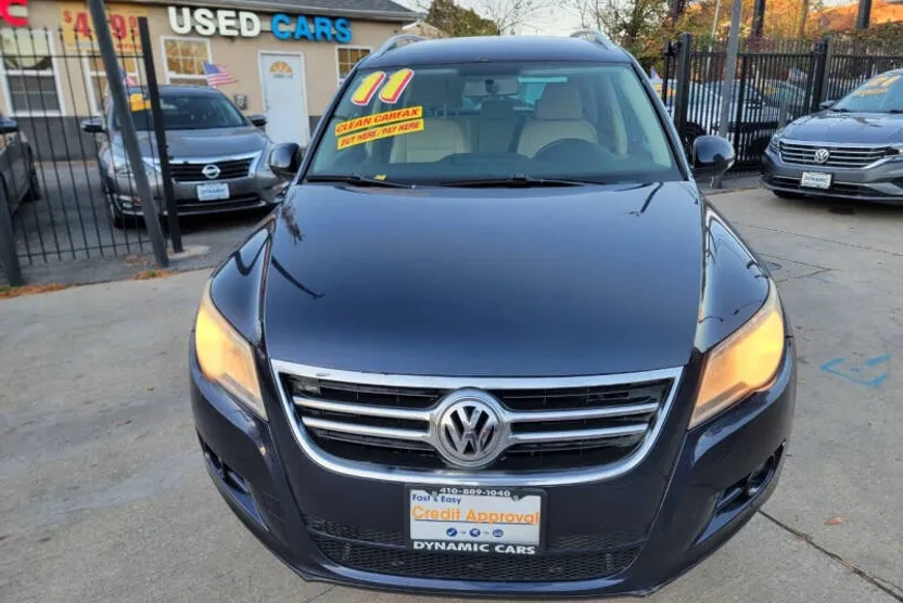 2011 Volkswagen Tiguan SE photo 1