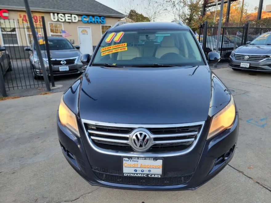 2011 Volkswagen Tiguan SE photo 1