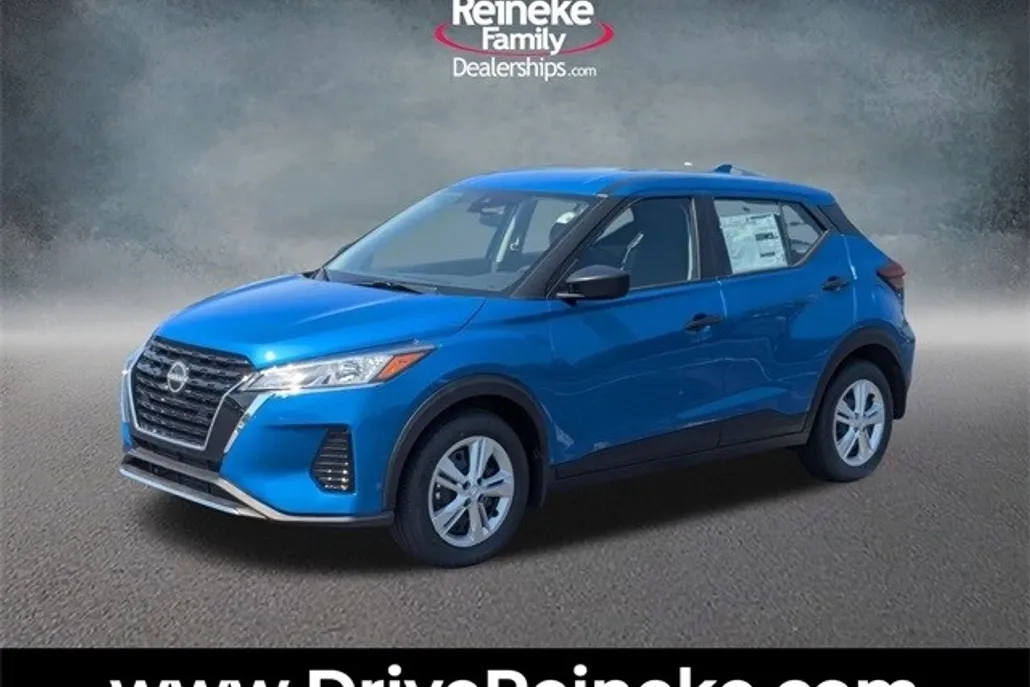 2025 Nissan Kicks Play S photo 1
