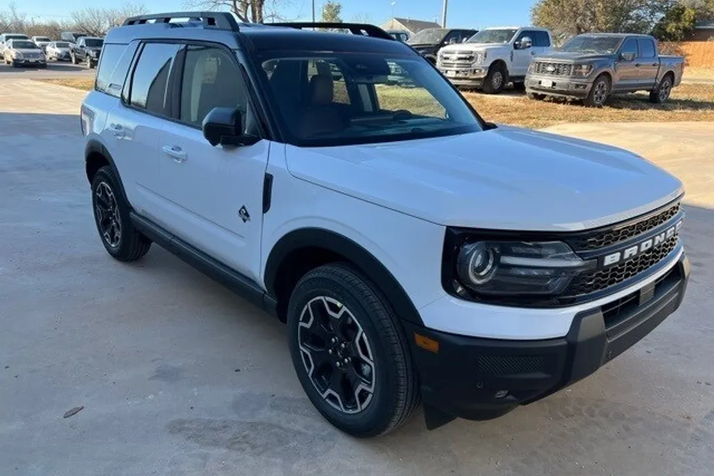 2025 Ford Bronco Sport Outer Banks photo 1
