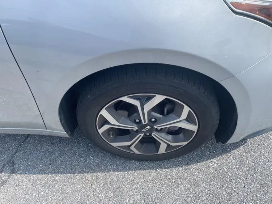 2020 Kia Forte LXS photo 1
