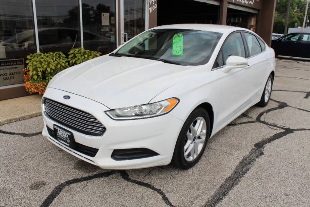 2014 Ford Fusion SE photo 1