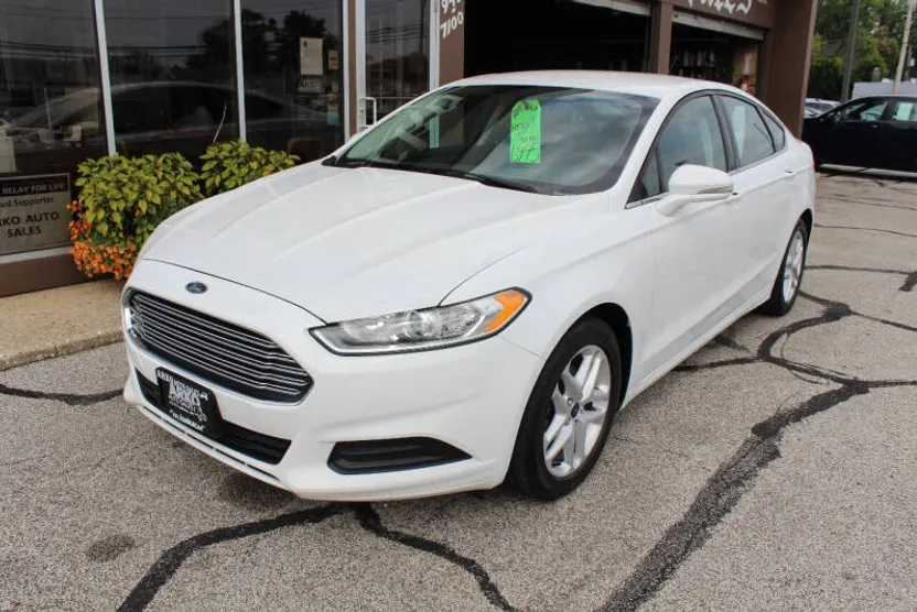 2014 Ford Fusion SE photo 1