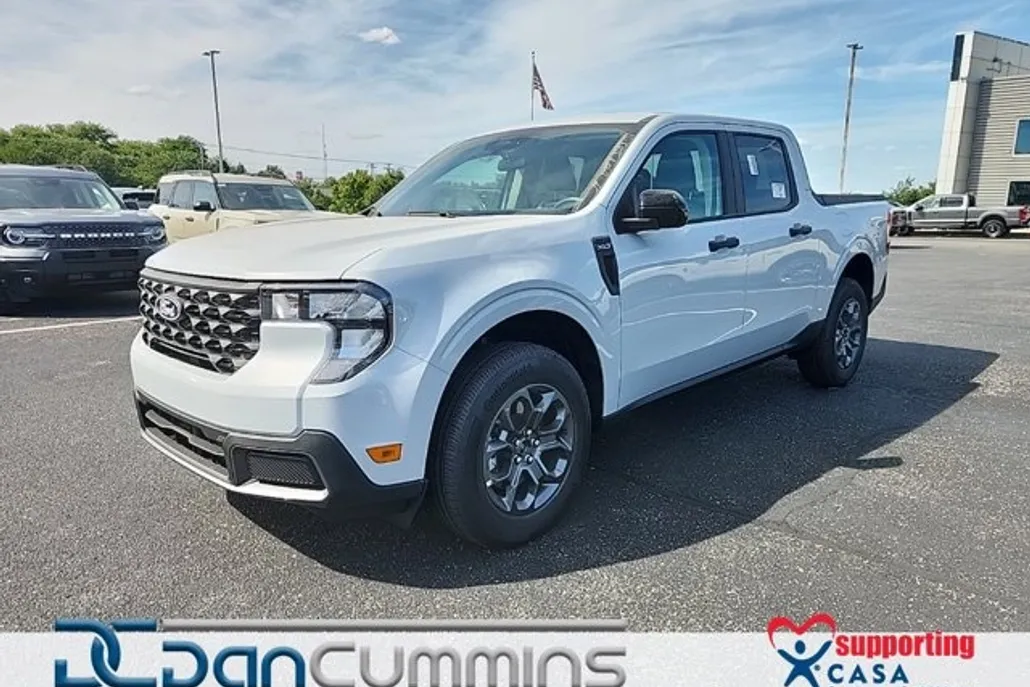 2025 Ford Maverick XLT photo 1