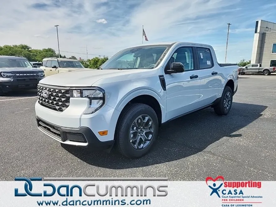 2025 Ford Maverick XLT photo 1