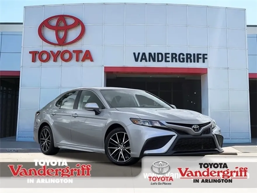 2024 Toyota Camry SE photo 1