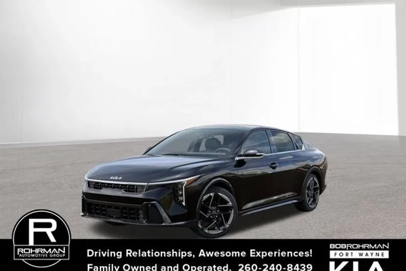 2025 Kia K4 GT-Line photo 1