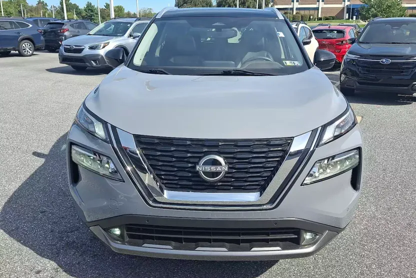2022 Nissan Rogue SL photo 1