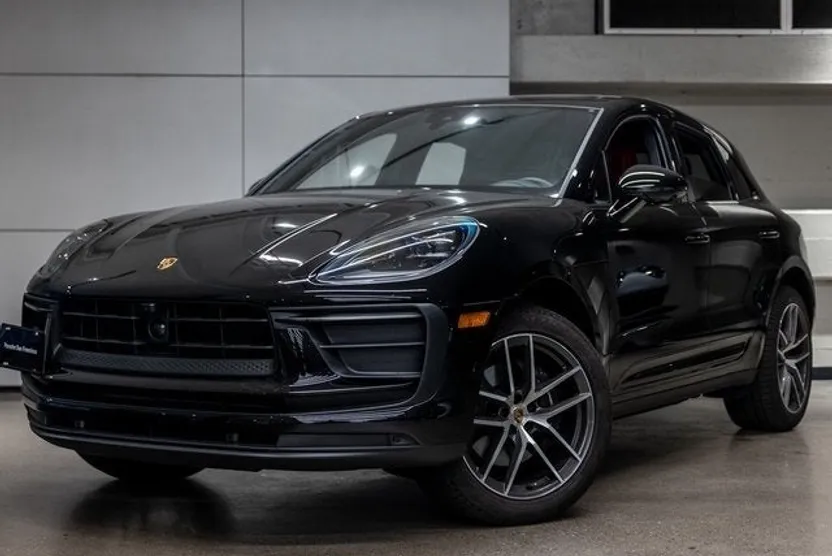 2025 Porsche Macan T photo 1