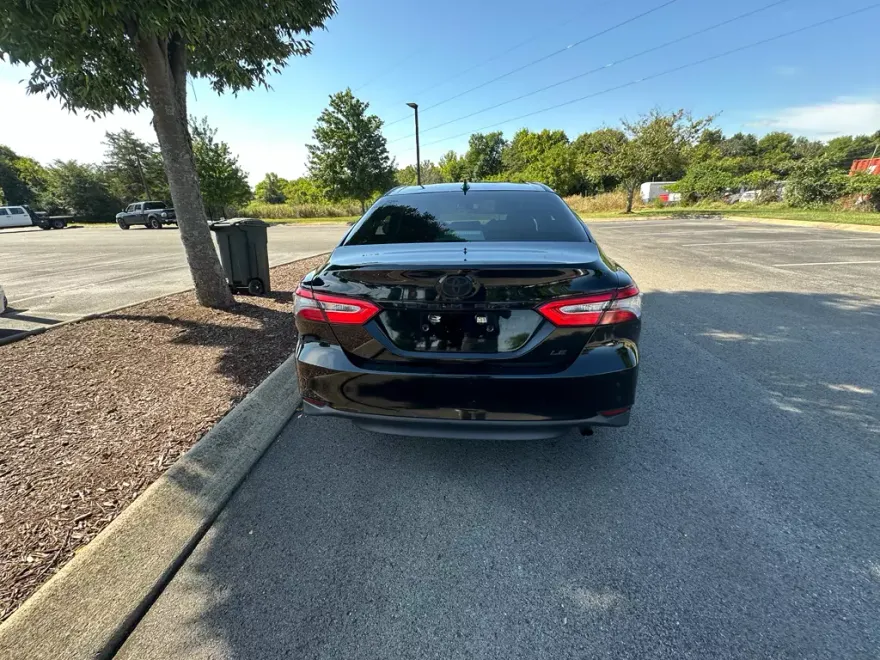 2020 Toyota Camry LE photo 1