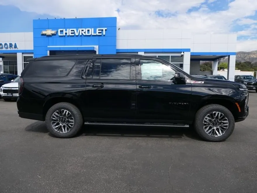 2026 Chevrolet Suburban Z71 photo 1