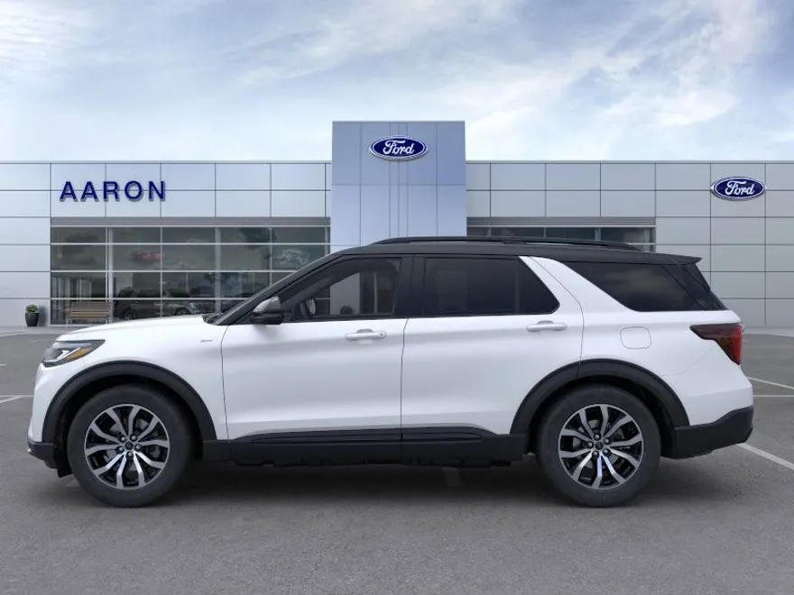 2025 Ford Explorer ST-Line photo 1