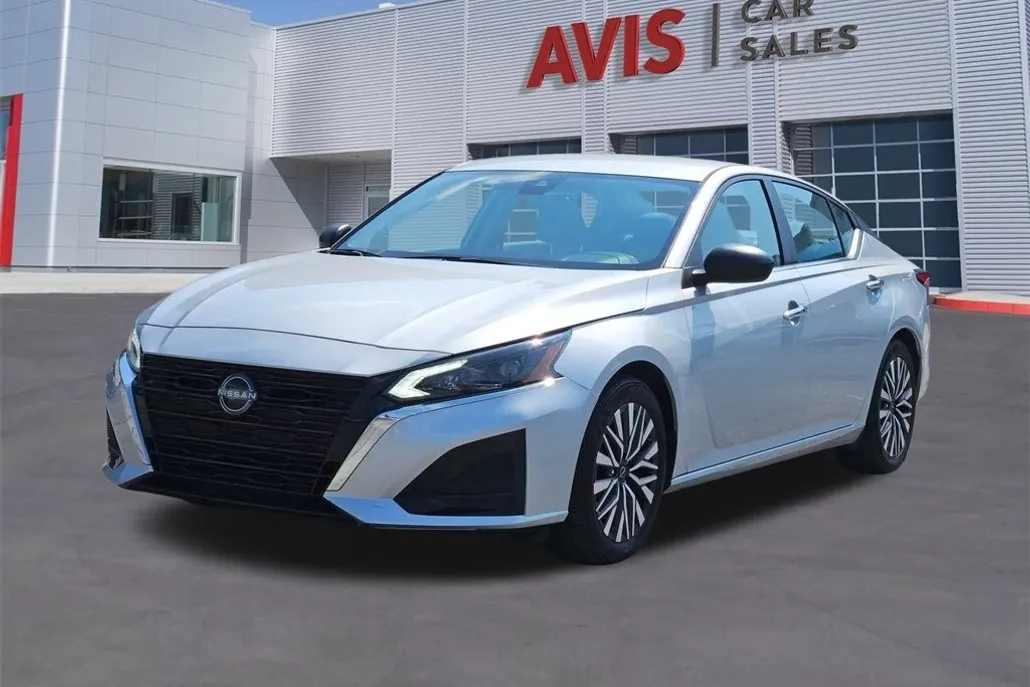 2024 Nissan Altima 2.5 SV photo 1
