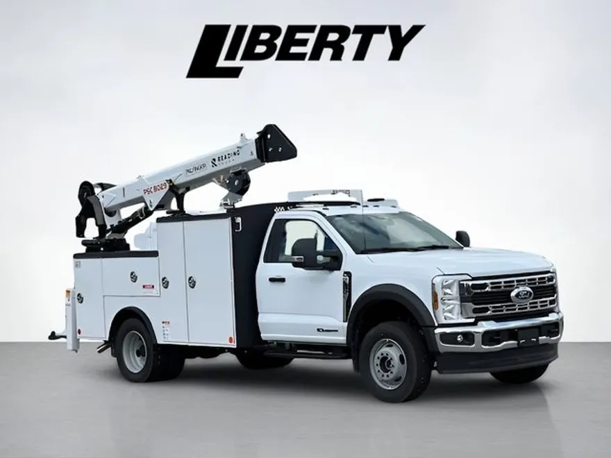 2025 Ford F-600 photo 1