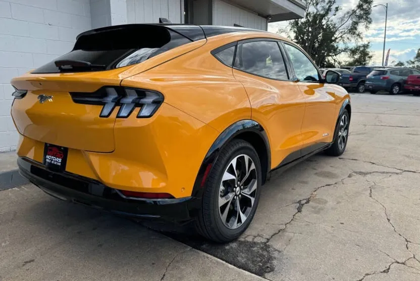 2023 Ford Mustang Mach-E Premium photo 1