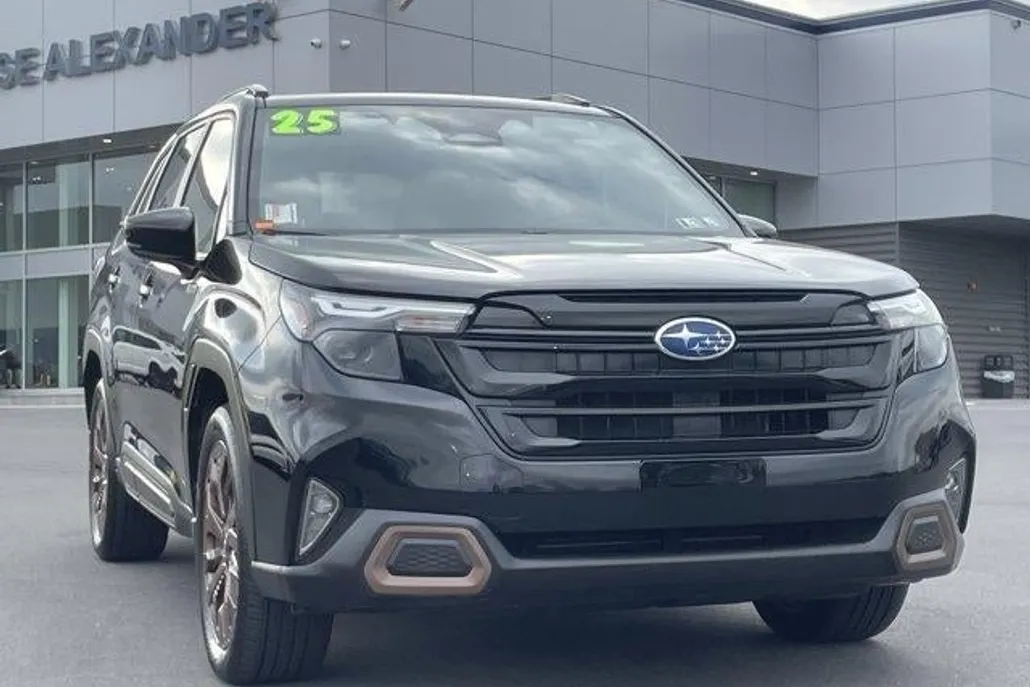 2025 Subaru Forester Sport photo 1