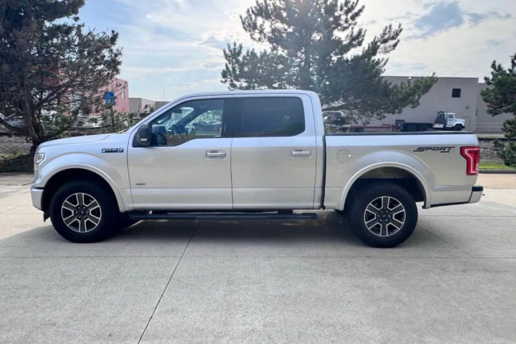 2017 Ford F-150 XLT photo 1