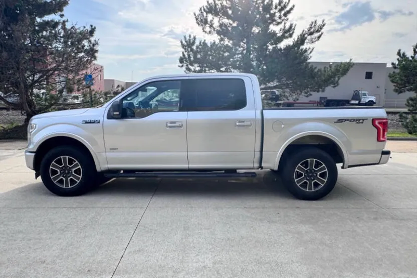 2017 Ford F-150 XLT photo 1