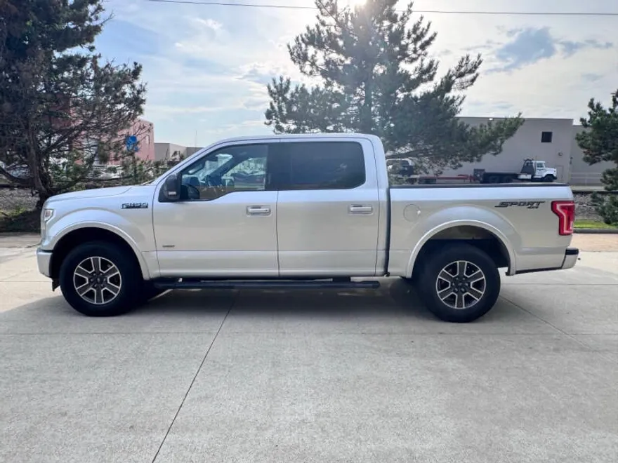 2017 Ford F-150 XLT photo 1