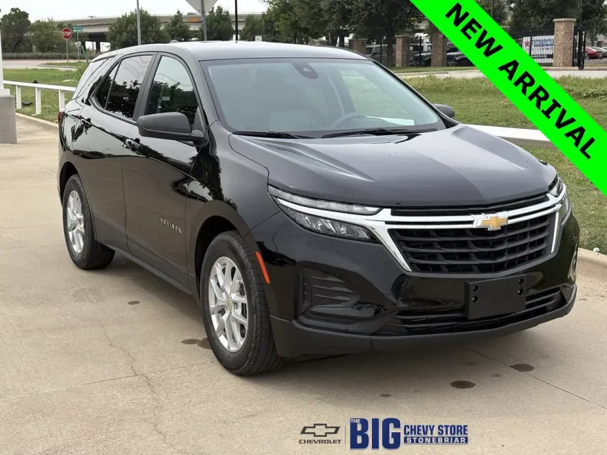 2022 Chevrolet Equinox LS photo 1