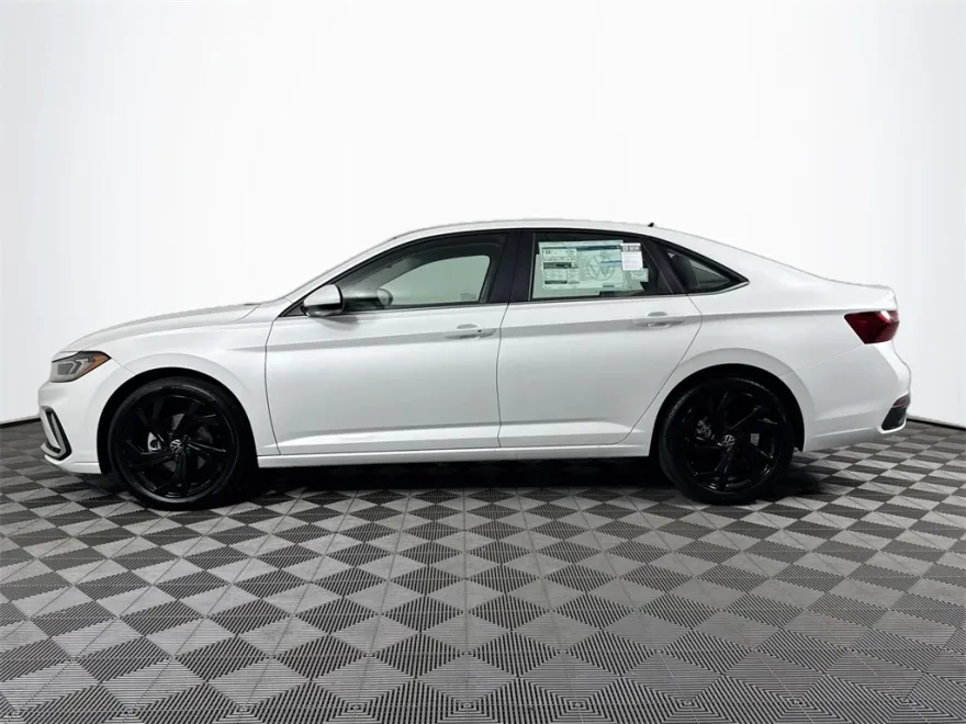 2025 Volkswagen Jetta 1.5T SE photo 1