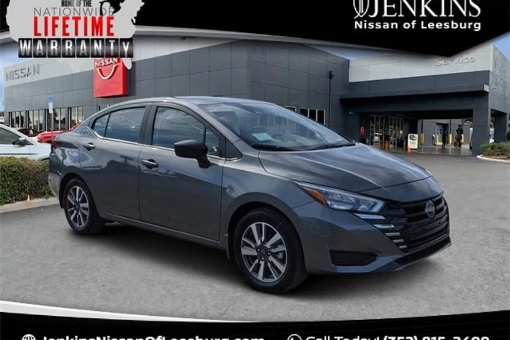 2025 Nissan Versa 1.6 S photo 1